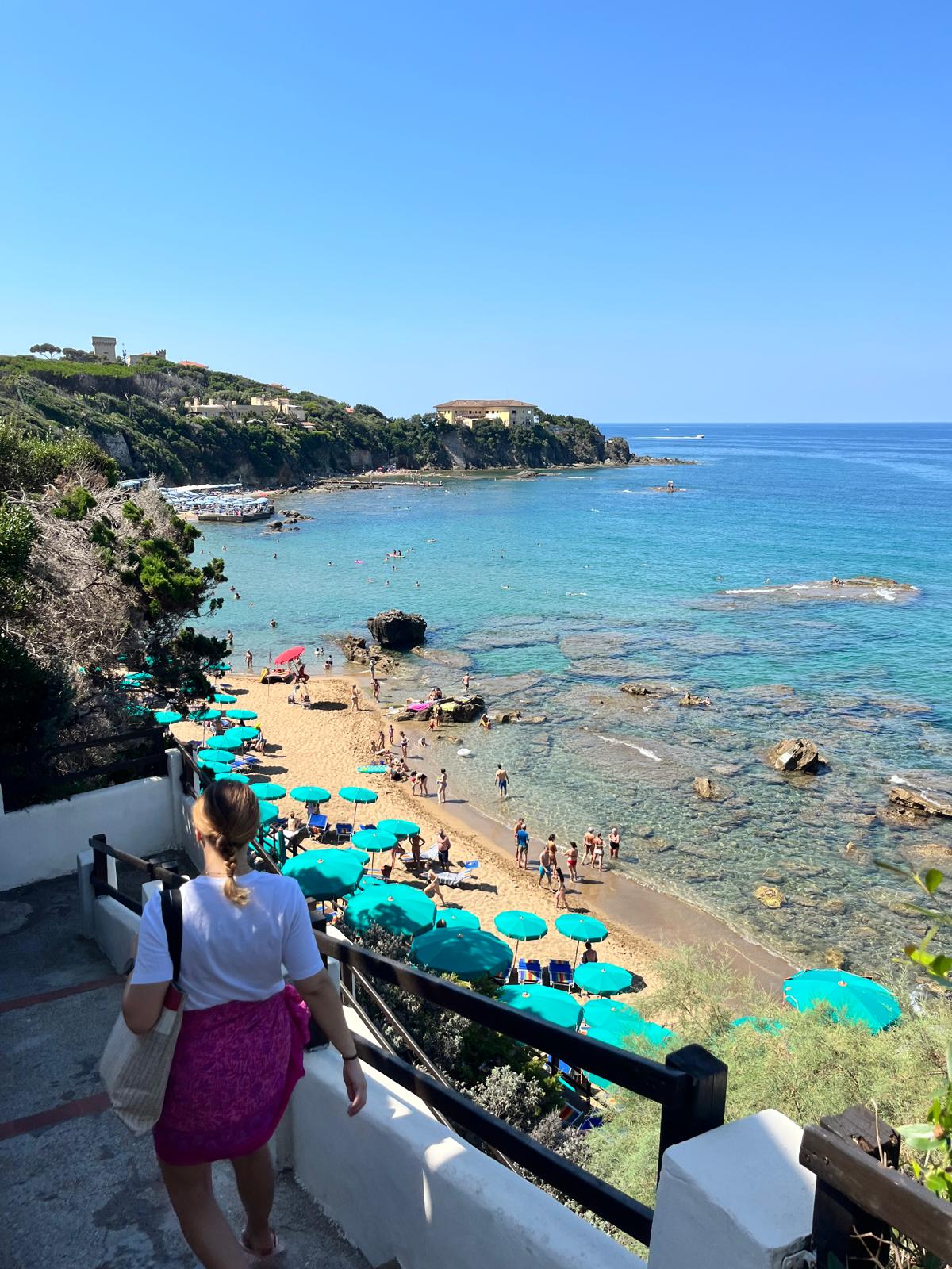 Acque cristalline e scogliere tipiche di Castiglioncello